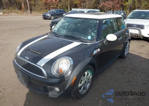 2010 Mini Cooper S z USA, uszkodzony, nr VIN WMWMF7C59ATX43415